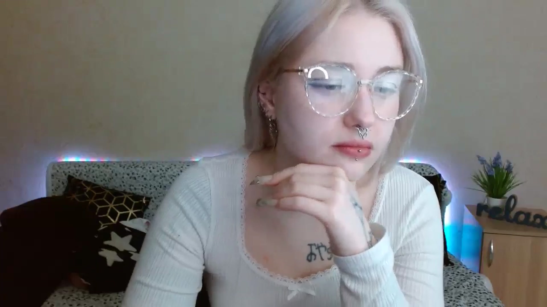 Gallery image thumbnail from Killinna's myfreecams stream on, 12/12/2024, 17:20 image 12 of 20