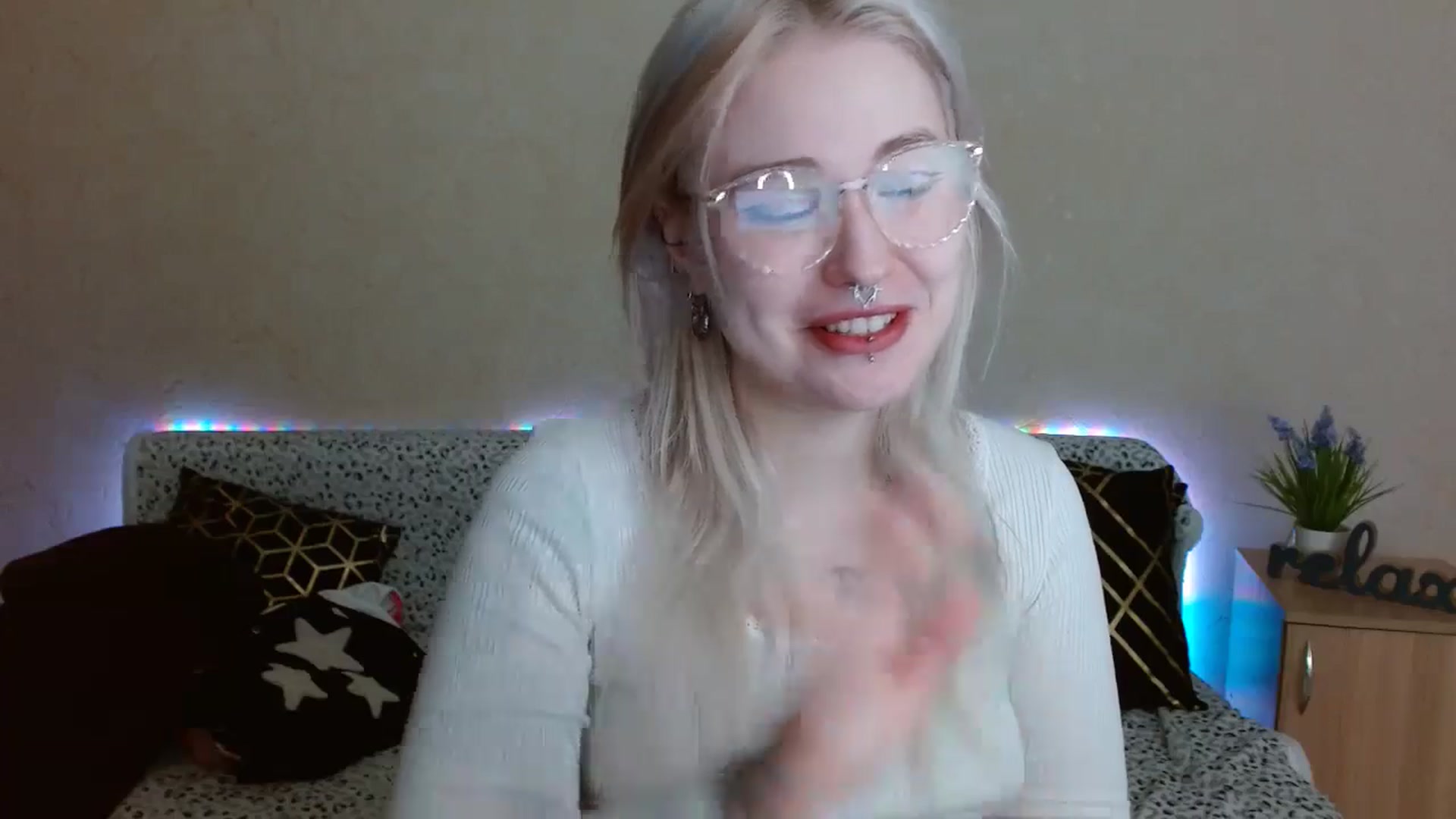Gallery image thumbnail from Killinna's myfreecams stream on, 12/12/2024, 17:20 image 4 of 20