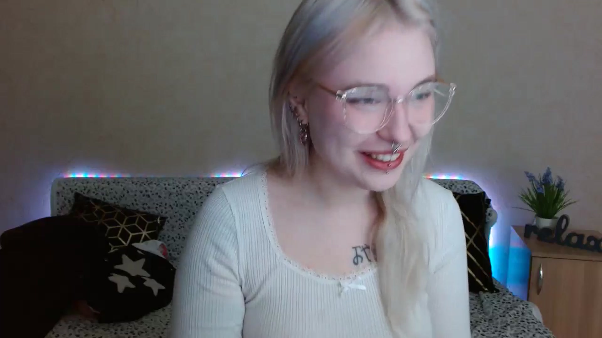 Gallery image thumbnail from Killinna's myfreecams stream on, 12/12/2024, 17:20 image 5 of 20