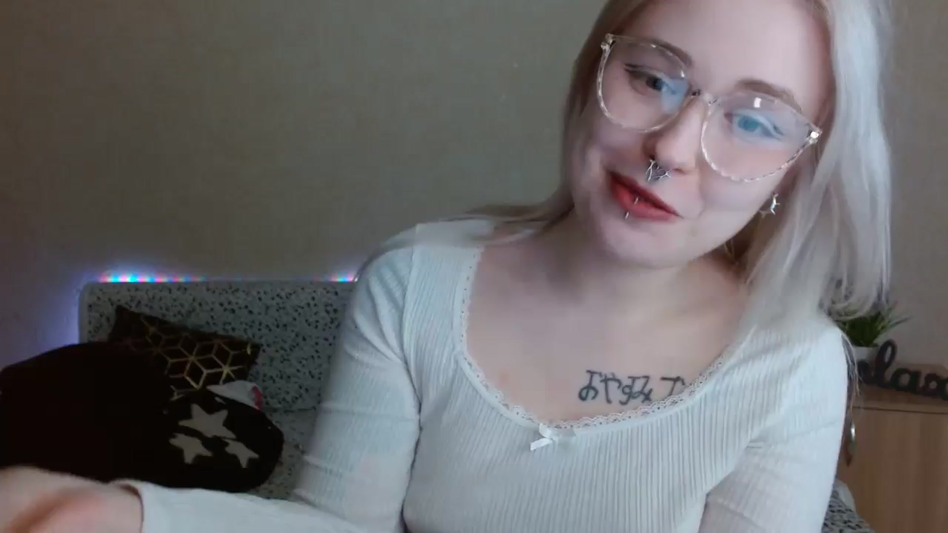 Gallery image thumbnail from Killinna's myfreecams stream on, 12/12/2024, 17:20 image 1 of 20