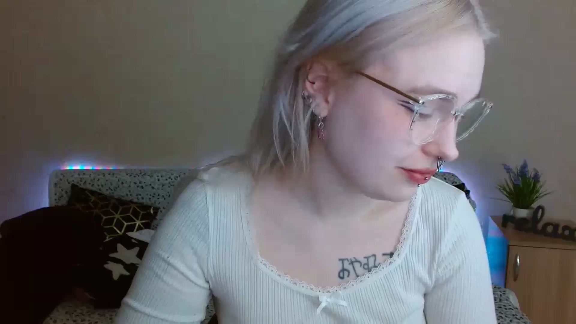 Gallery image thumbnail from Killinna's myfreecams stream on, 12/12/2024, 17:20 image 2 of 20