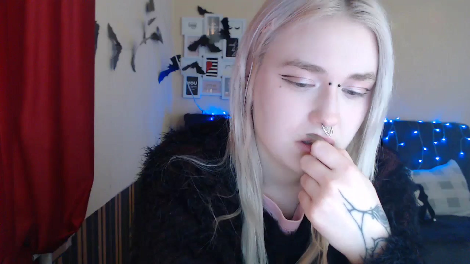 Gallery image thumbnail from Killinna's myfreecams stream on, 12/14/2024, 15:42 image 14 of 20