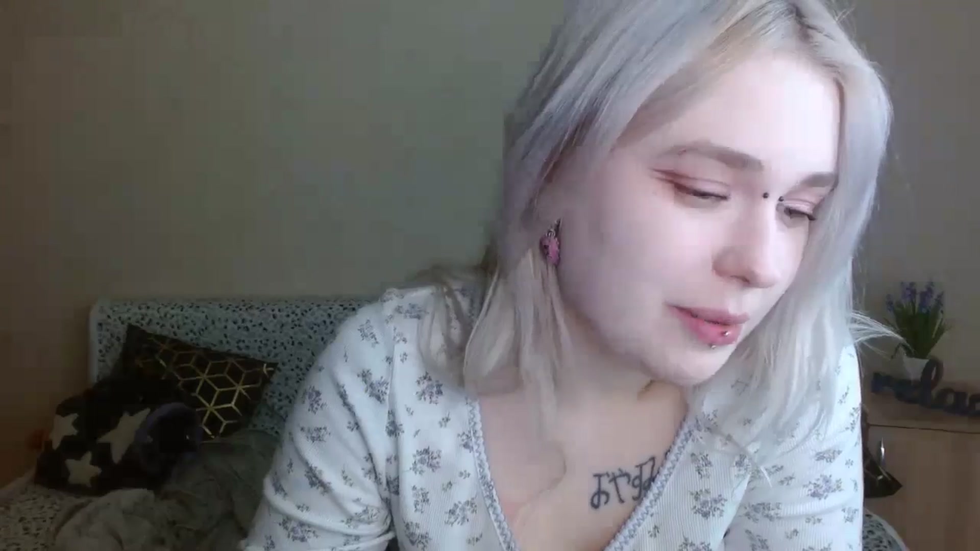 Gallery image thumbnail from Killinna's myfreecams stream on, 12/15/2024, 15:52 image 13 of 20