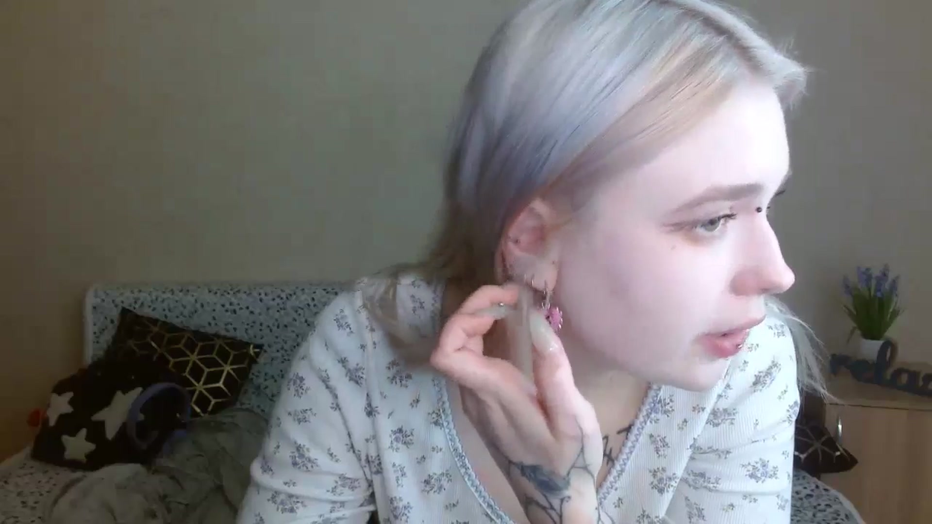 Gallery image thumbnail from Killinna's myfreecams stream on, 12/15/2024, 15:52 image 12 of 20