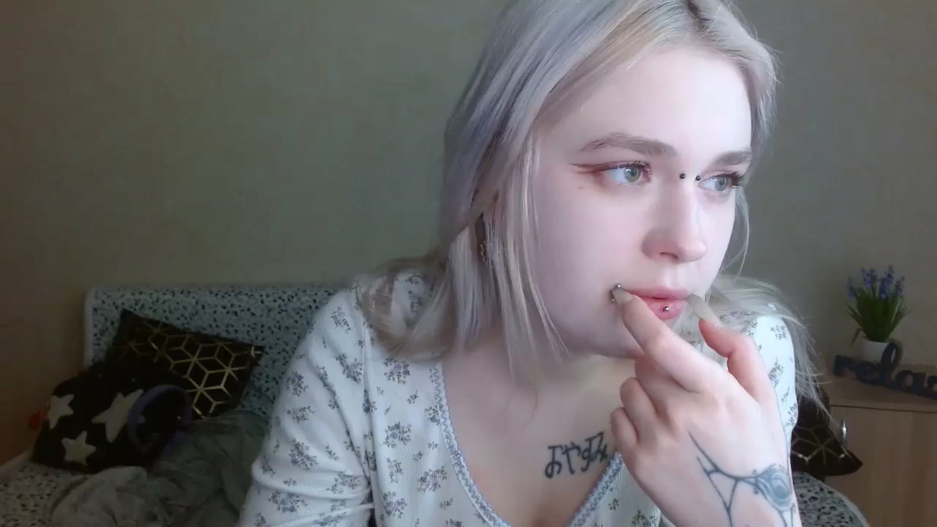 Gallery image thumbnail from Killinna's myfreecams stream on, 12/15/2024, 15:52 image 11 of 20