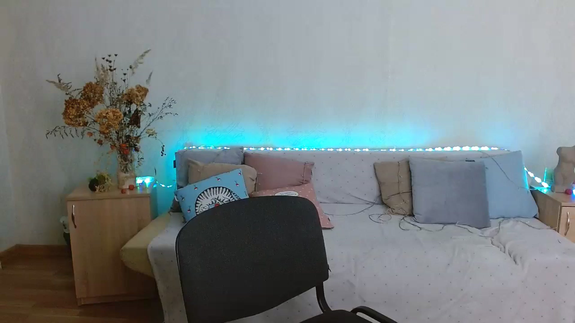 Gallery image thumbnail from Killinna's myfreecams stream on, 12/25/2024, 14:30 image 11 of 20