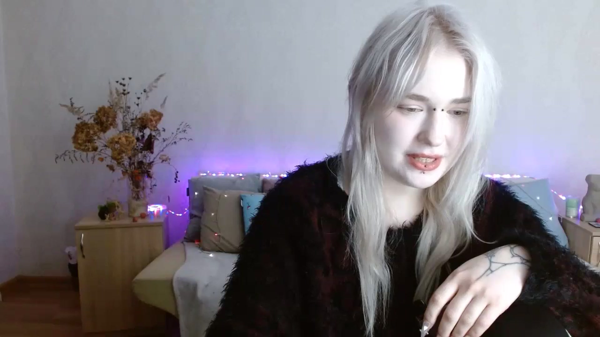 Gallery image thumbnail from Killinna's myfreecams stream on, 12/30/2024, 15:32 image 10 of 20