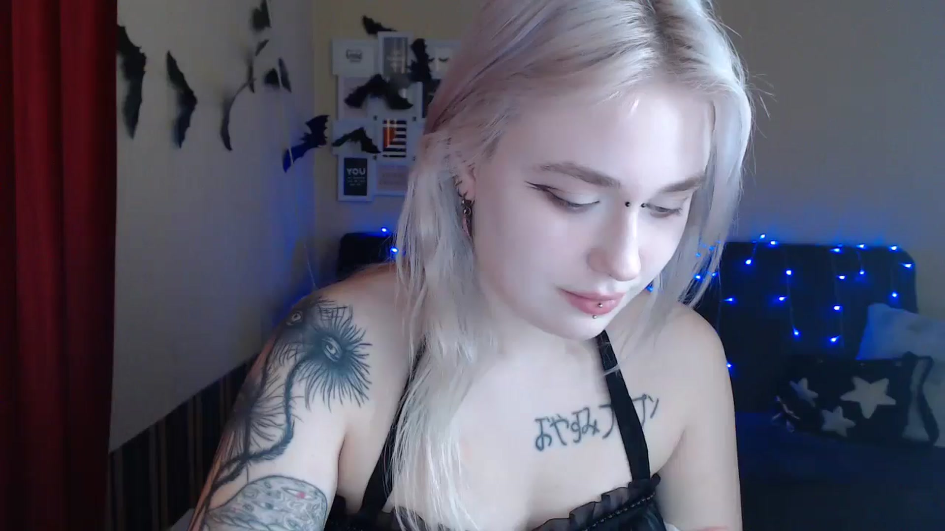 Gallery image thumbnail from Killinna's myfreecams stream on, 01/08/2025, 16:32 image 8 of 20
