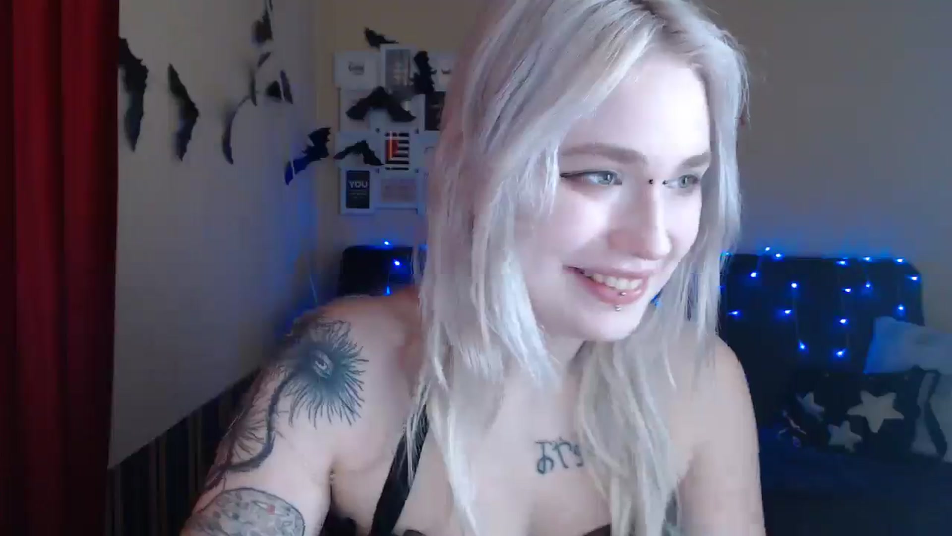 Gallery image thumbnail from Killinna's myfreecams stream on, 01/08/2025, 16:32 image 4 of 20