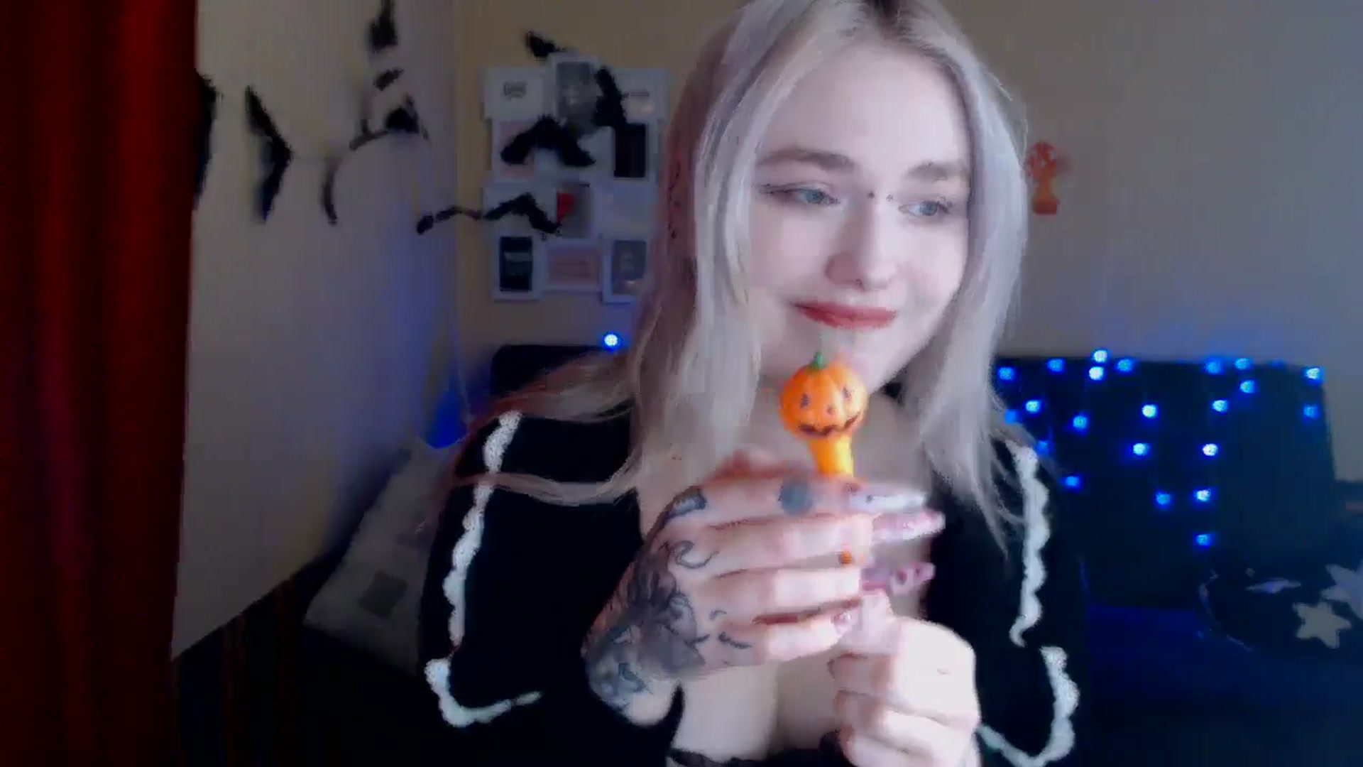 Gallery image thumbnail from Killinna's myfreecams stream on, 01/15/2025, 17:25 image 18 of 20