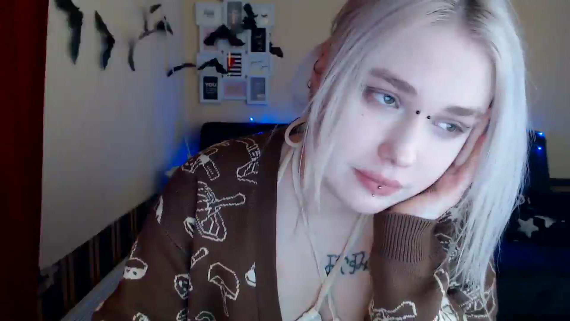 Gallery image thumbnail from Killinna's myfreecams stream on, 01/17/2025, 17:13 image 6 of 20