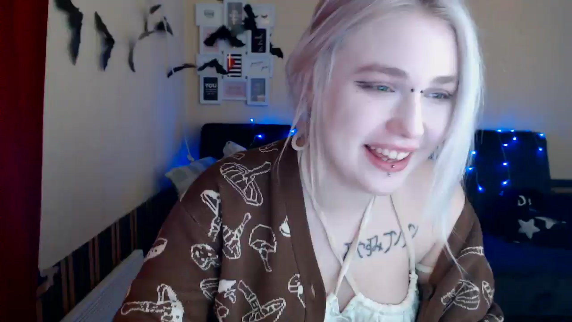 Gallery image thumbnail from Killinna's myfreecams stream on, 01/17/2025, 17:13 image 9 of 20