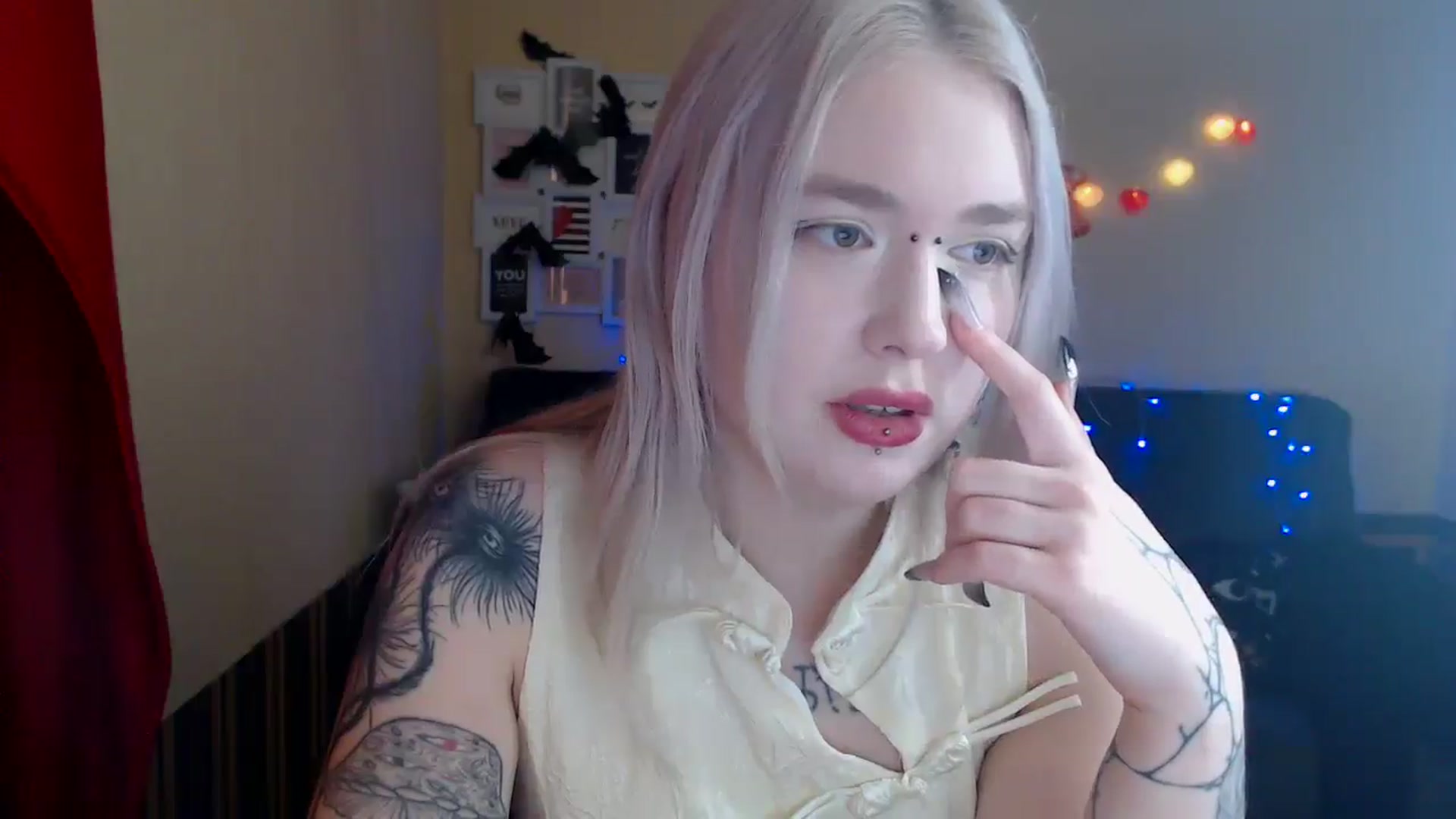 Gallery image thumbnail from Killinna's myfreecams stream on, 02/21/2025, 14:37 image 8 of 20
