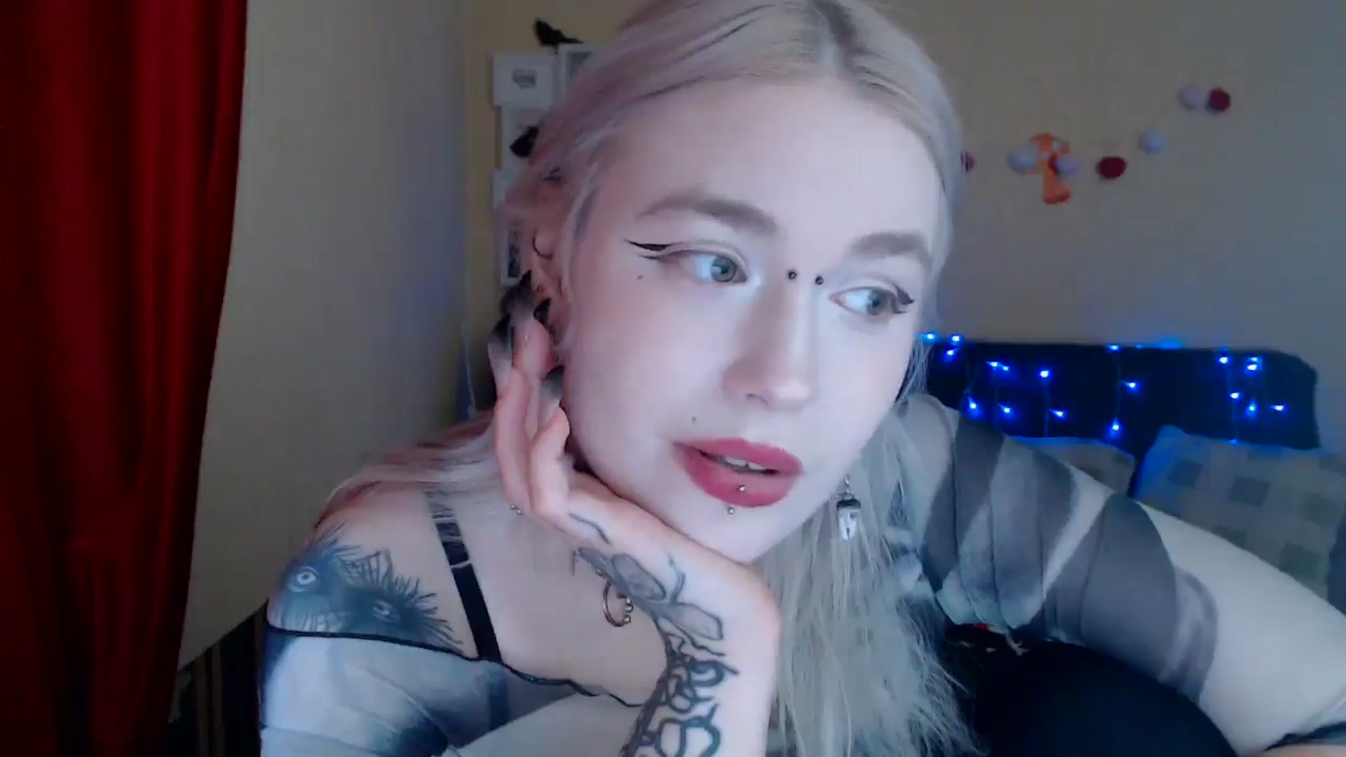 Gallery image thumbnail from Killinna's myfreecams stream on, 02/26/2025, 13:37 image 10 of 20