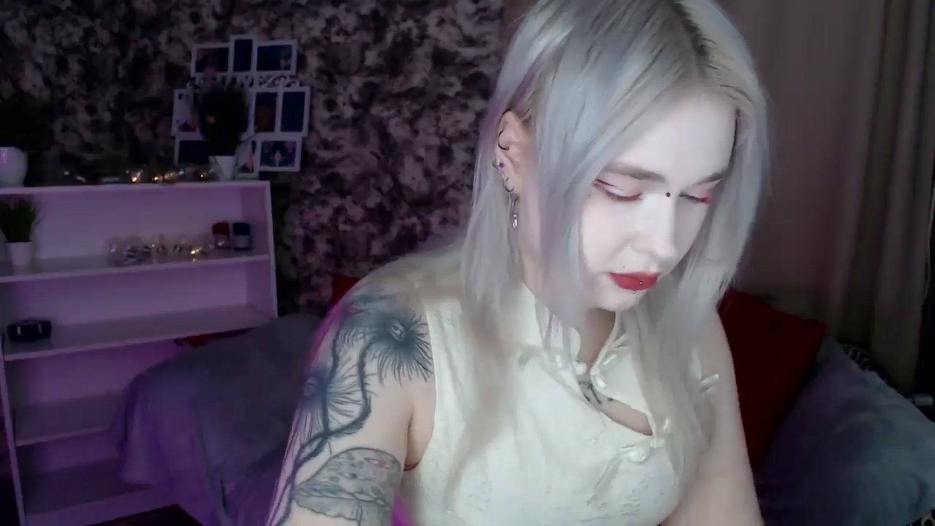 Gallery image thumbnail from Killinna's myfreecams stream on, 02/28/2025, 16:41 image 10 of 20
