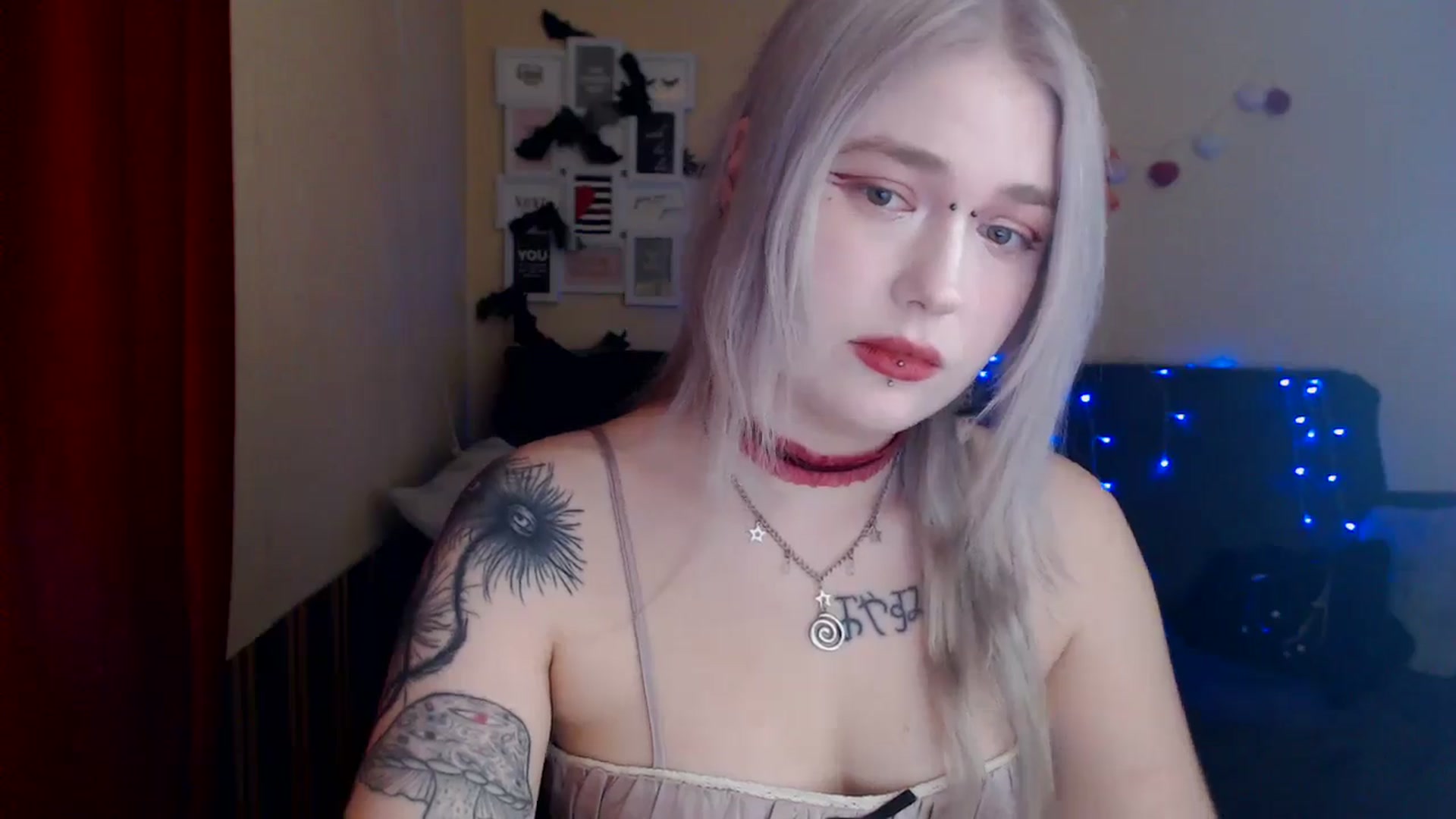 Gallery image thumbnail from Killinna's myfreecams stream on, 03/04/2025, 15:33 image 16 of 20
