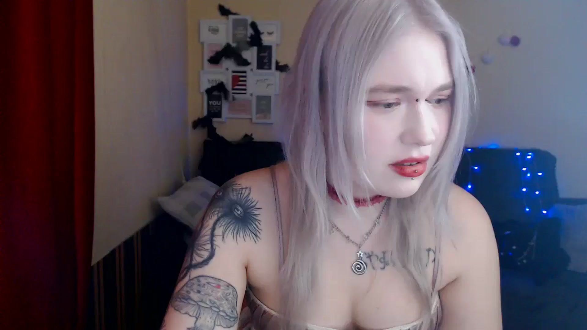 Gallery image thumbnail from Killinna's myfreecams stream on, 03/04/2025, 15:33 image 12 of 20