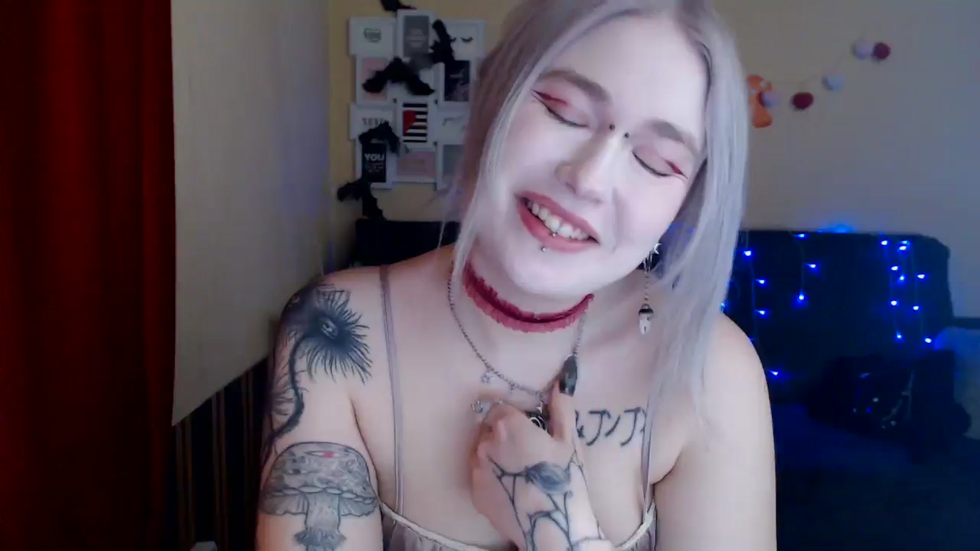 Gallery image thumbnail from Killinna's myfreecams stream on, 03/04/2025, 17:13 image 4 of 20