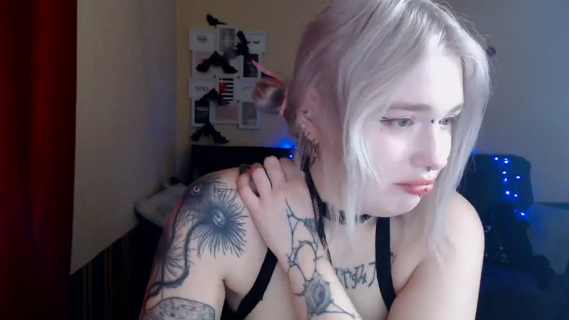 Gallery image thumbnail from Killinna's myfreecams stream on, 03/06/2025, 16:17 image 10 of 20
