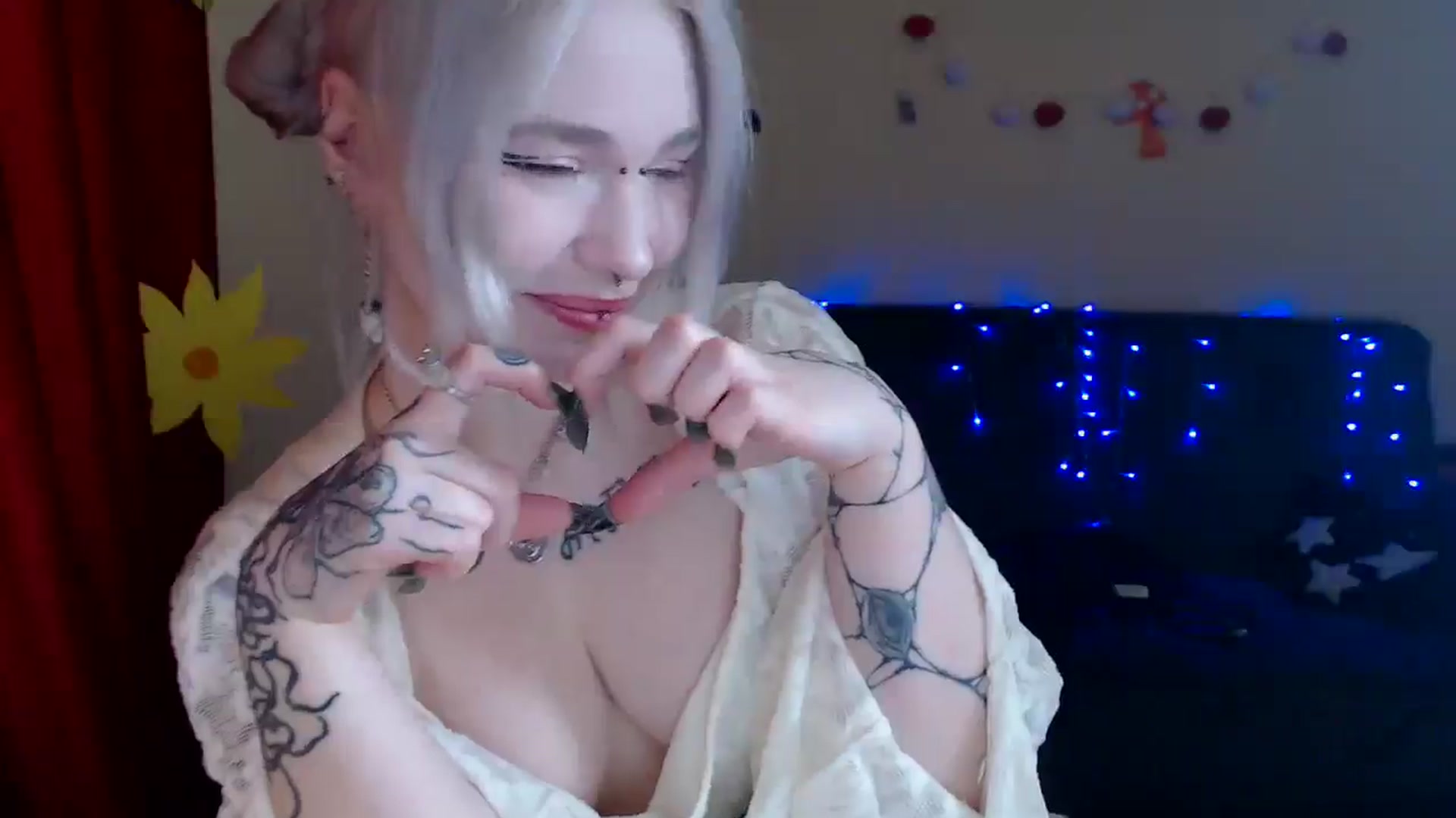 Gallery image thumbnail from Killinna's myfreecams stream on, 03/13/2025, 13:27 image 17 of 20