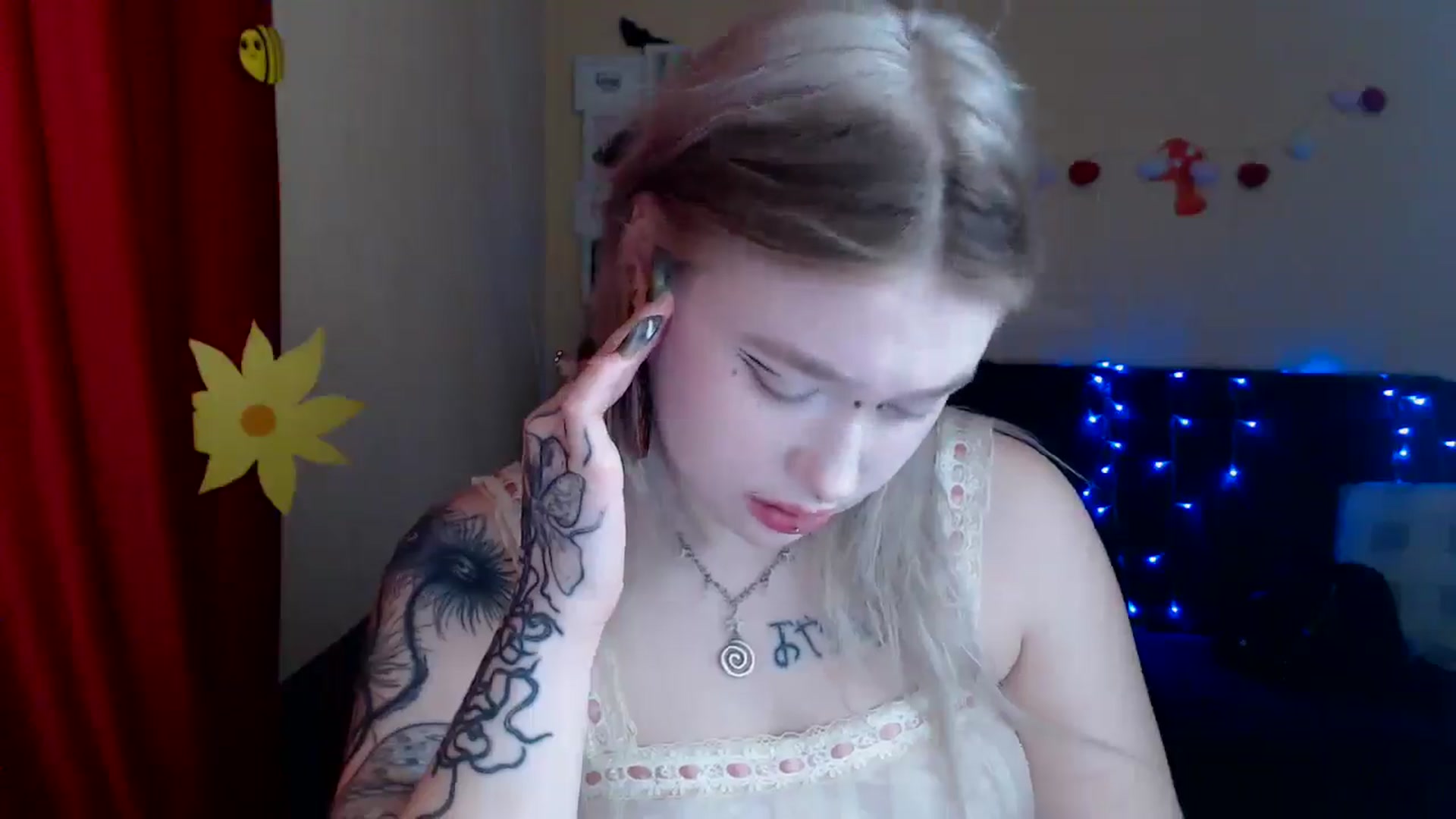 Gallery image thumbnail from Killinna's myfreecams stream on, 03/17/2025, 15:33 image 11 of 20