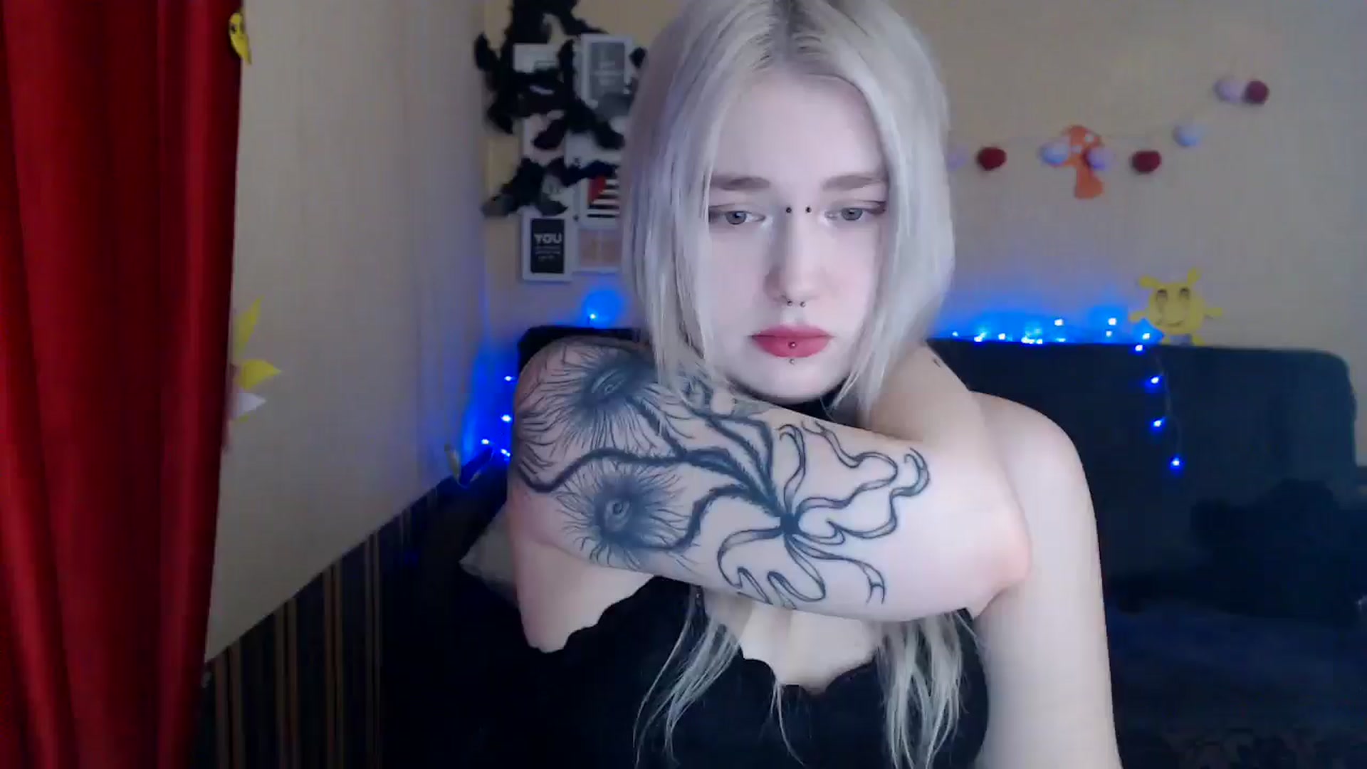 Gallery image thumbnail from Killinna's myfreecams stream on, 03/31/2025, 12:40 image 9 of 20