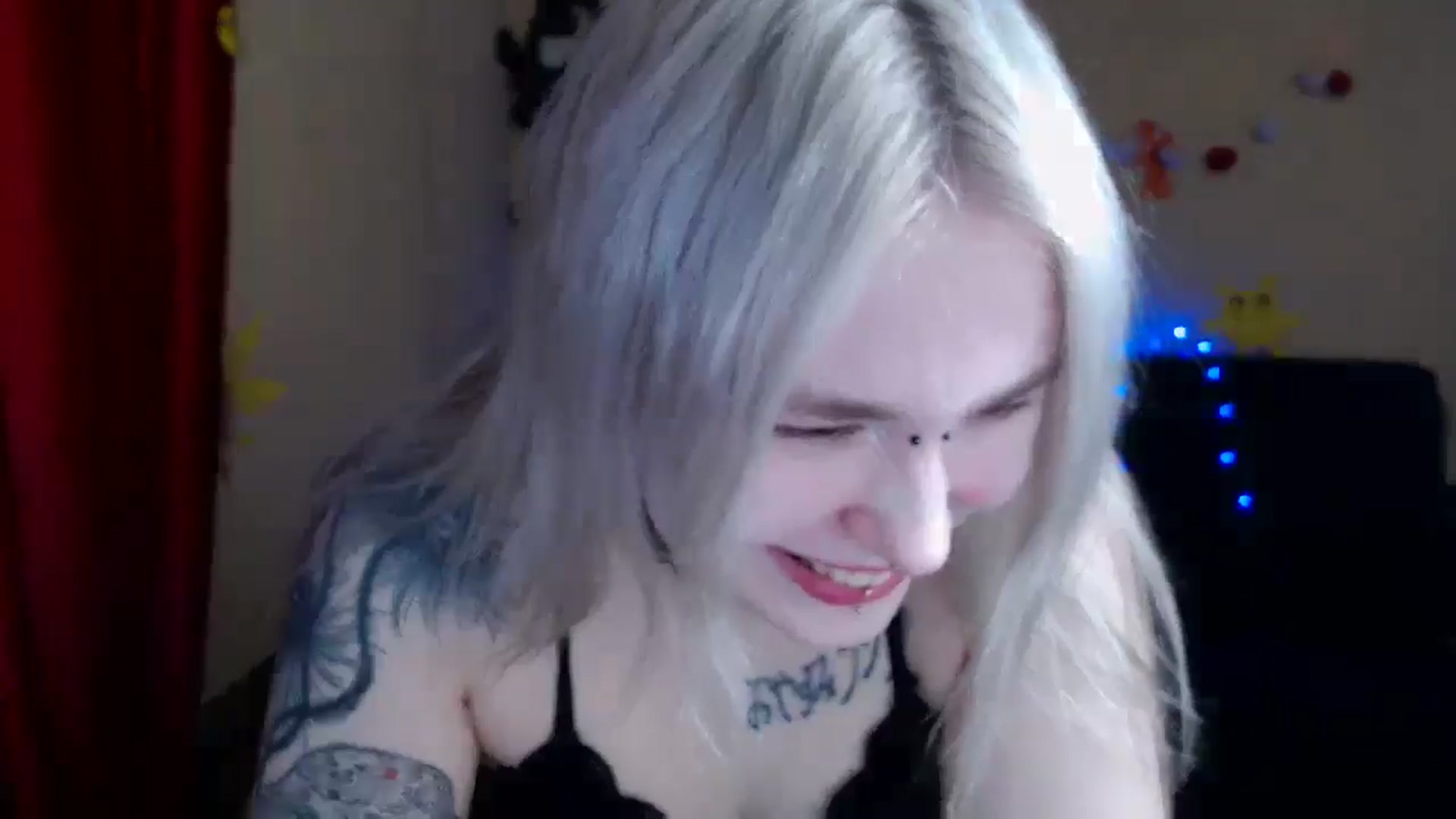 Gallery image thumbnail from Killinna's myfreecams stream on, 03/31/2025, 13:37 image 16 of 20