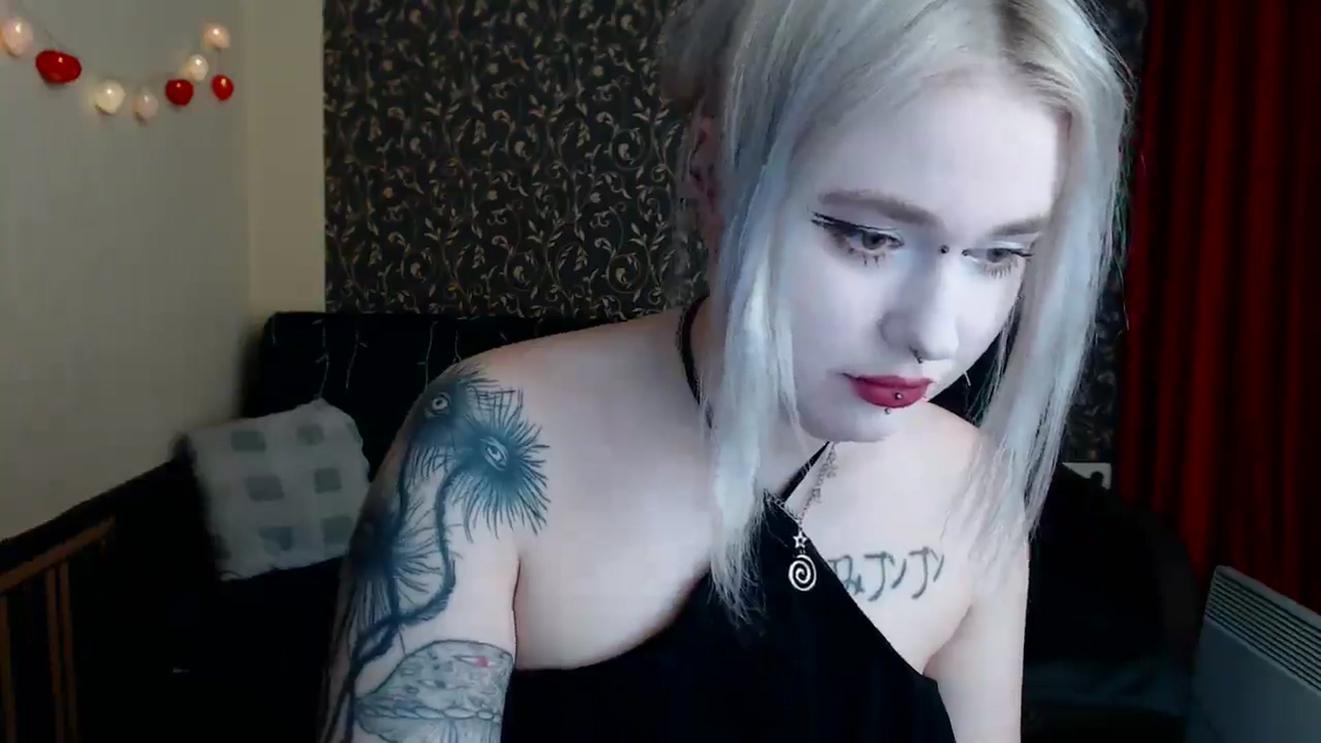 Gallery image thumbnail from Killinna's myfreecams stream on, 04/03/2025, 16:52 image 18 of 20