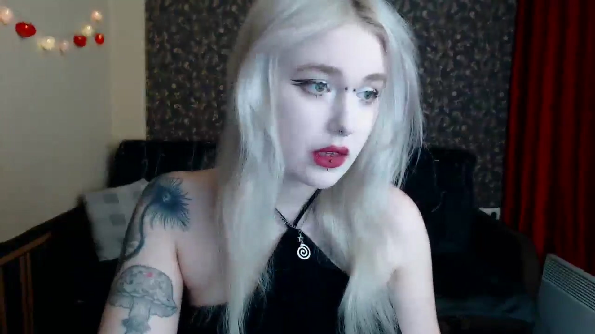 Gallery image thumbnail from Killinna's myfreecams stream on, 04/03/2025, 16:52 image 3 of 20