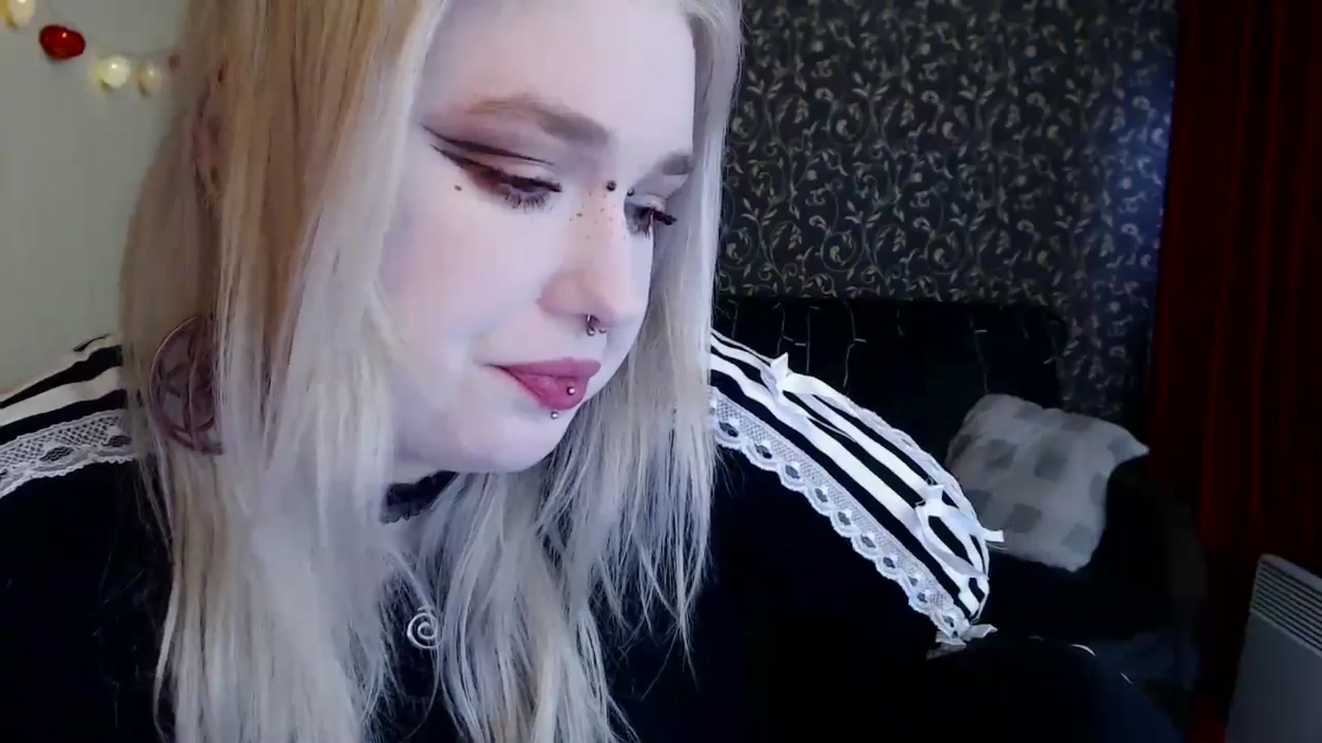 Gallery image thumbnail from Killinna's myfreecams stream on, 04/06/2025, 13:37 image 14 of 20