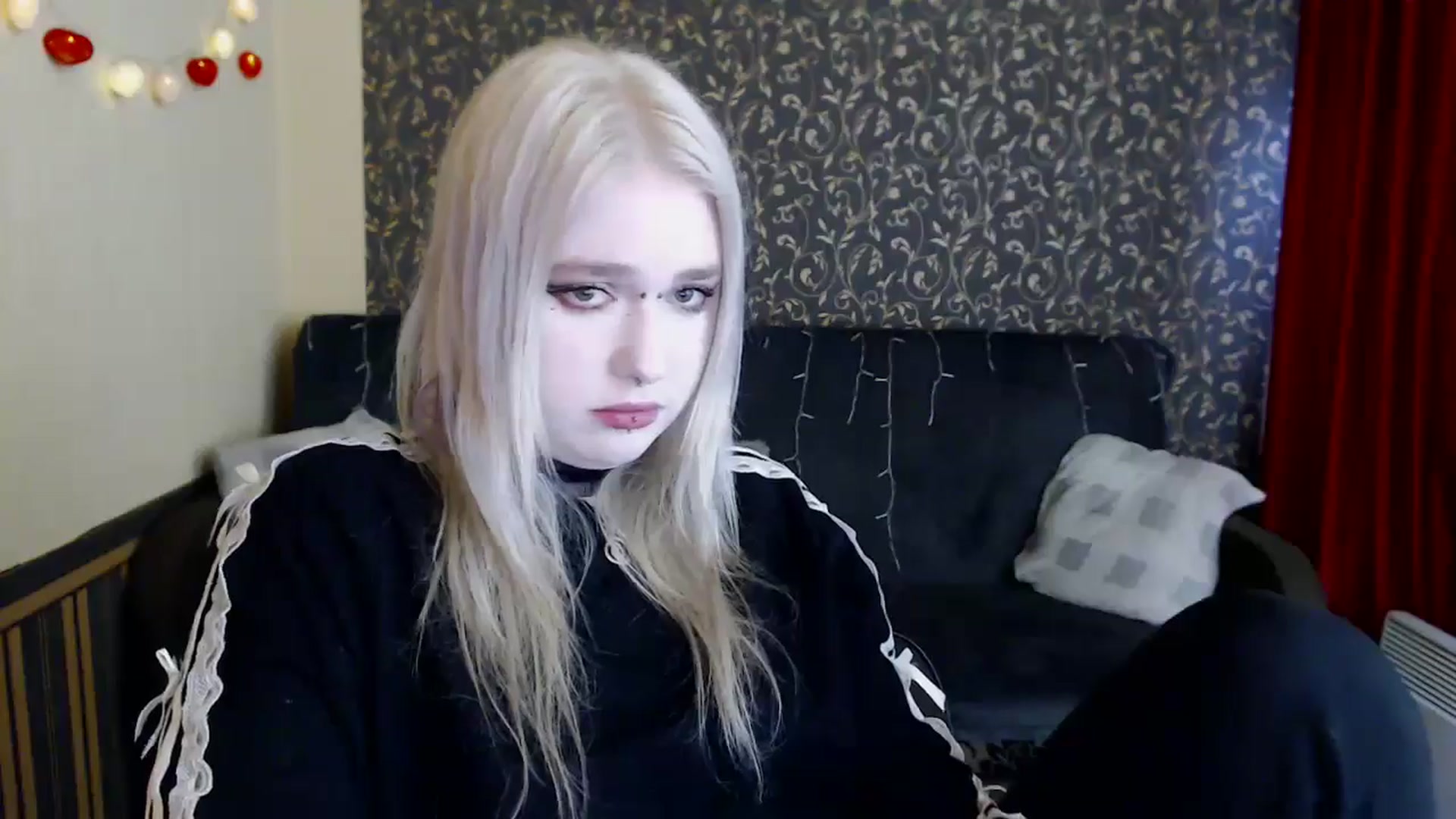 Gallery image thumbnail from Killinna's myfreecams stream on, 04/06/2025, 13:37 image 15 of 20