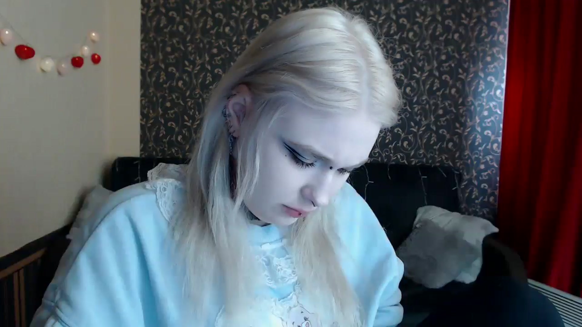 Gallery image thumbnail from Killinna's myfreecams stream on, 04/07/2025, 12:40 image 3 of 20