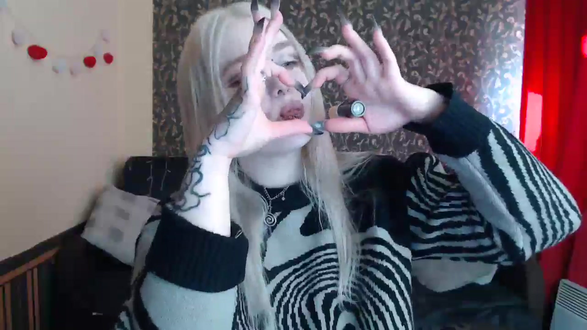 Gallery image thumbnail from Killinna's myfreecams stream on, 04/08/2025, 12:43 image 4 of 20