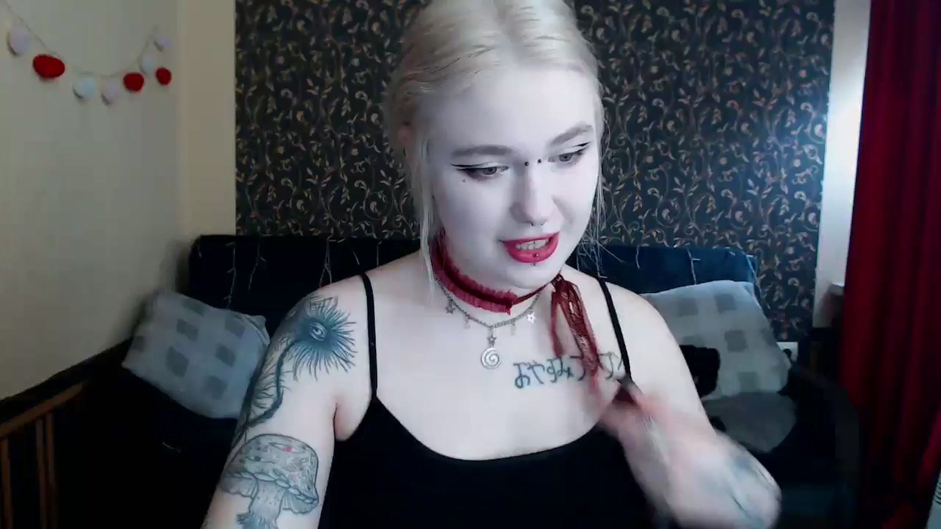 Gallery image thumbnail from Killinna's myfreecams stream on, 04/10/2025, 12:38 image 3 of 20