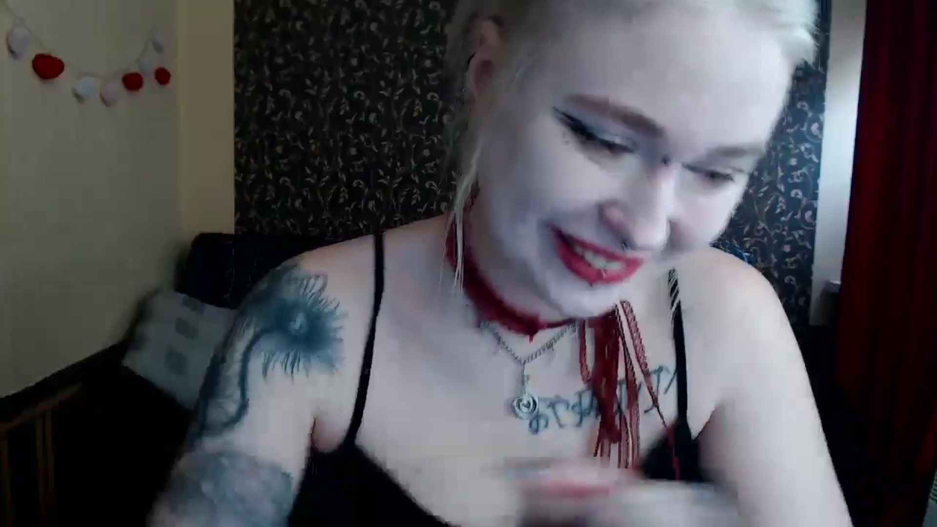 Gallery image thumbnail from Killinna's myfreecams stream on, 04/10/2025, 12:38 image 4 of 20
