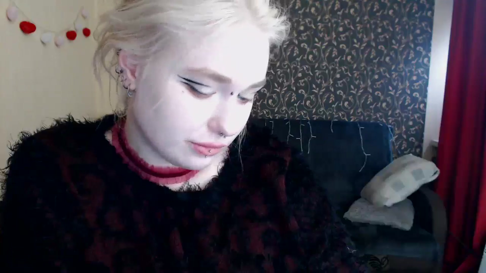 Gallery image thumbnail from Killinna's myfreecams stream on, 04/10/2025, 14:48 image 6 of 20