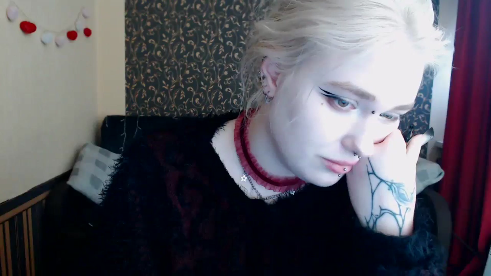 Gallery image thumbnail from Killinna's myfreecams stream on, 04/10/2025, 14:48 image 7 of 20