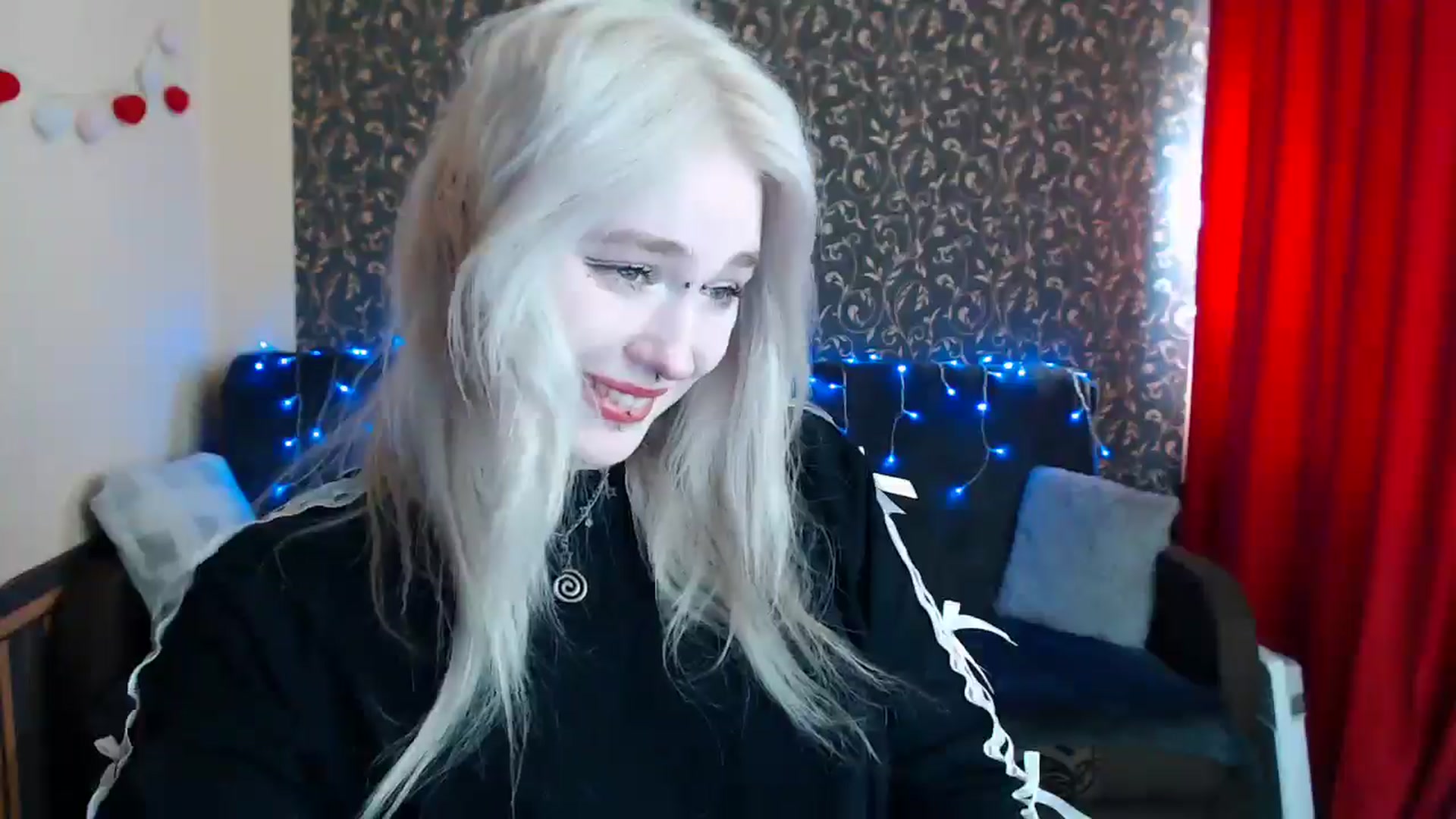 Gallery image thumbnail from Killinna's myfreecams stream on, 04/15/2025, 14:16 image 10 of 20