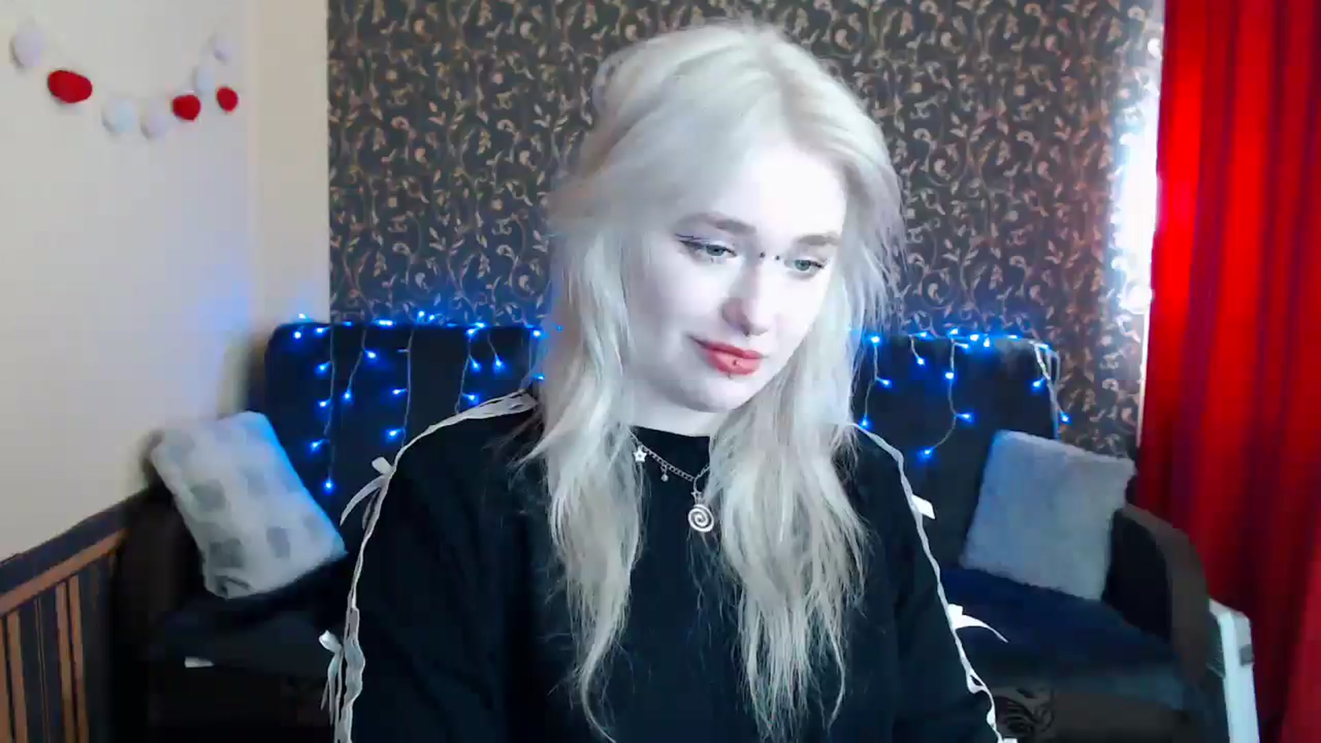 Gallery image thumbnail from Killinna's myfreecams stream on, 04/15/2025, 14:16 image 6 of 20