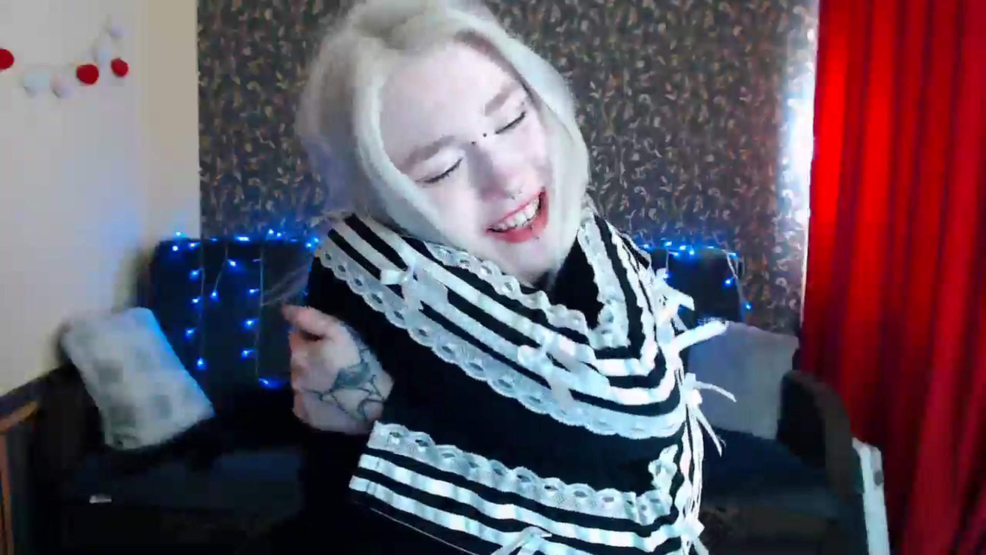 Gallery image thumbnail from Killinna's myfreecams stream on, 04/15/2025, 14:16 image 9 of 20