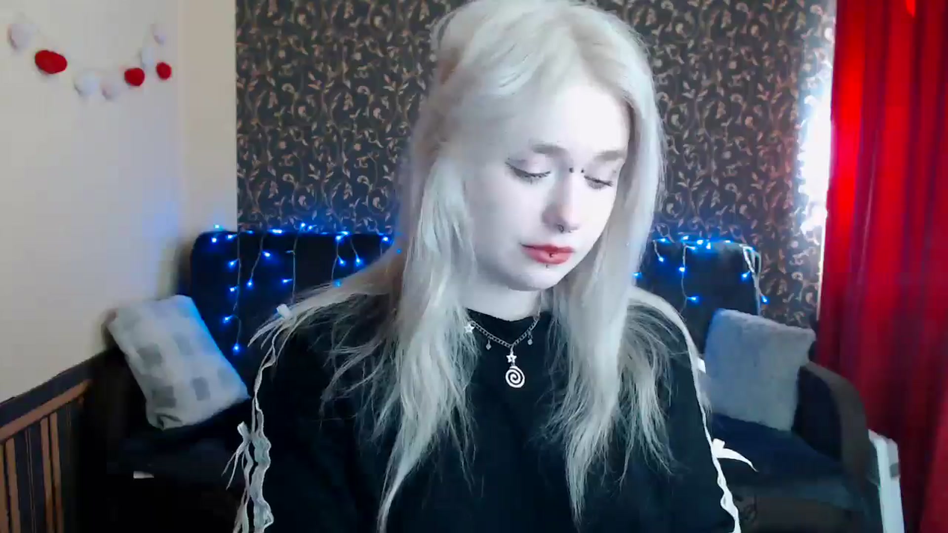 Gallery image thumbnail from Killinna's myfreecams stream on, 04/15/2025, 14:16 image 3 of 20