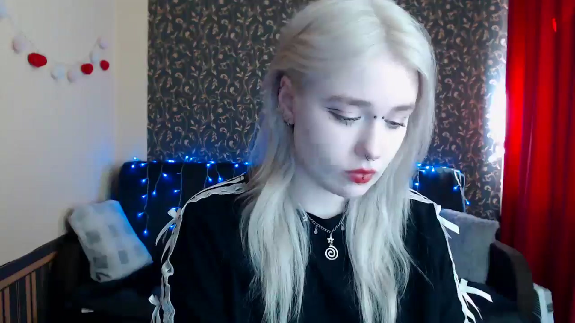 Gallery image thumbnail from Killinna's myfreecams stream on, 04/15/2025, 14:16 image 2 of 20