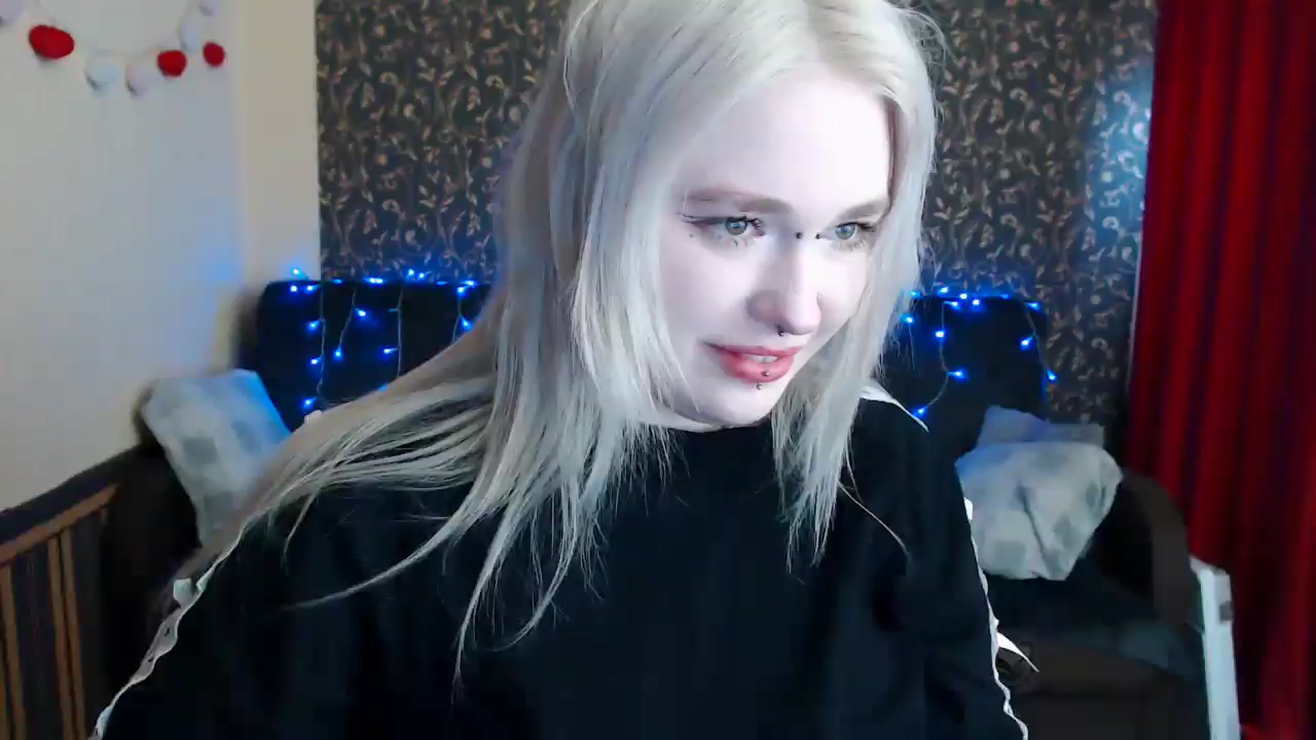 Gallery image thumbnail from Killinna's myfreecams stream on, 04/15/2025, 15:25 image 15 of 20