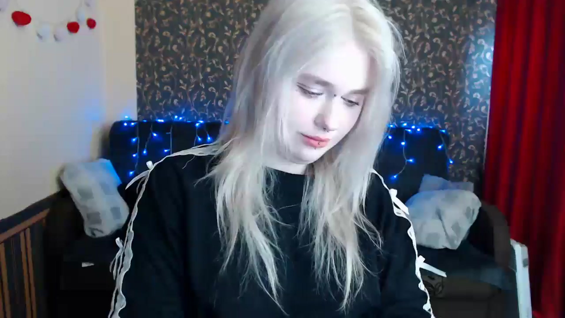Gallery image thumbnail from Killinna's myfreecams stream on, 04/15/2025, 15:25 image 1 of 20