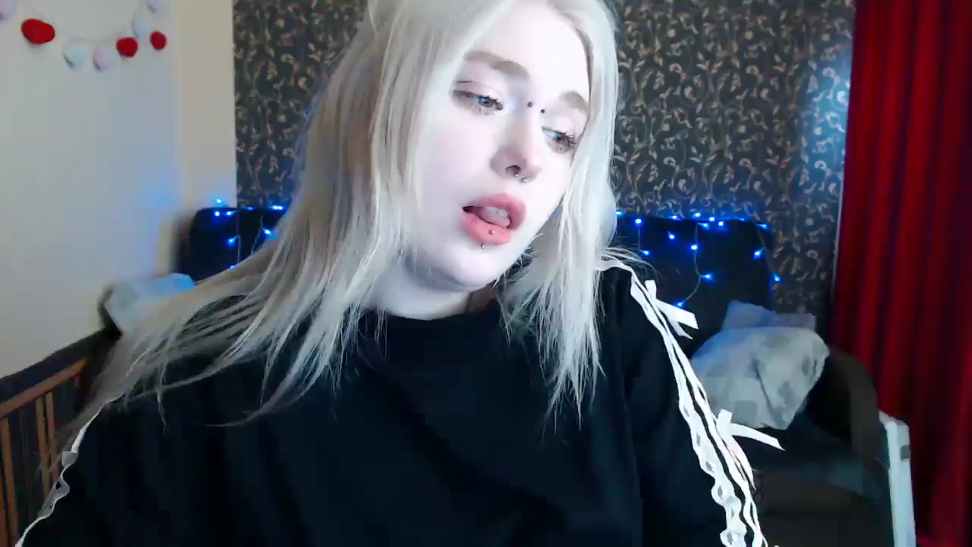 Gallery image thumbnail from Killinna's myfreecams stream on, 04/15/2025, 15:25 image 14 of 20
