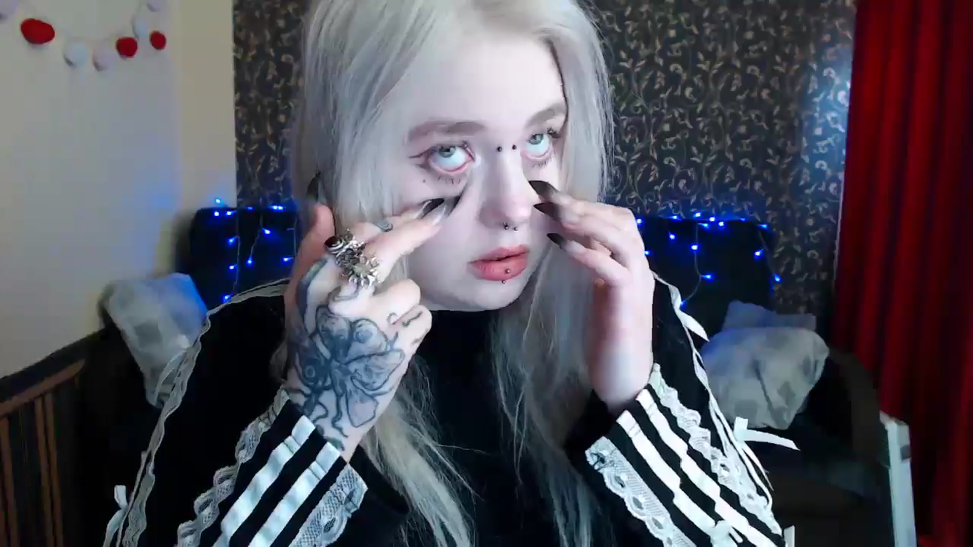 Gallery image thumbnail from Killinna's myfreecams stream on, 04/15/2025, 15:25 image 5 of 20