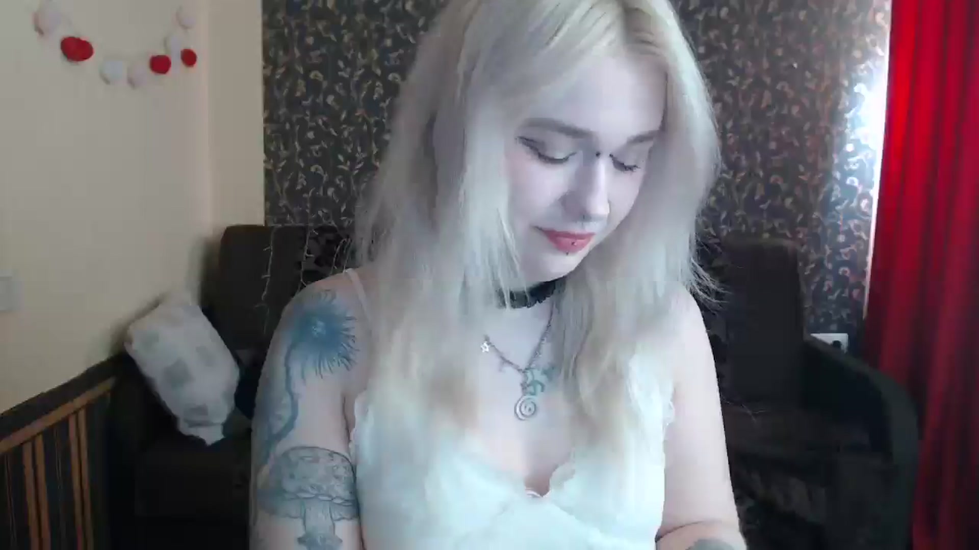 Gallery image thumbnail from Killinna's myfreecams stream on, 04/24/2025, 14:44 image 16 of 20
