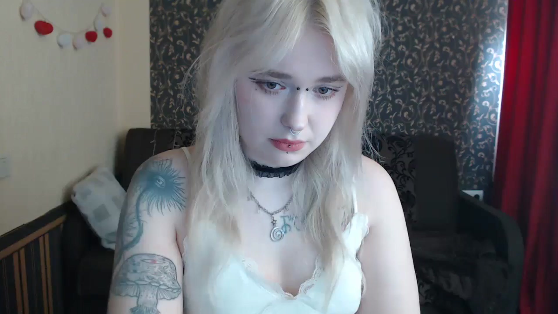 Gallery image thumbnail from Killinna's myfreecams stream on, 04/24/2025, 14:44 image 18 of 20