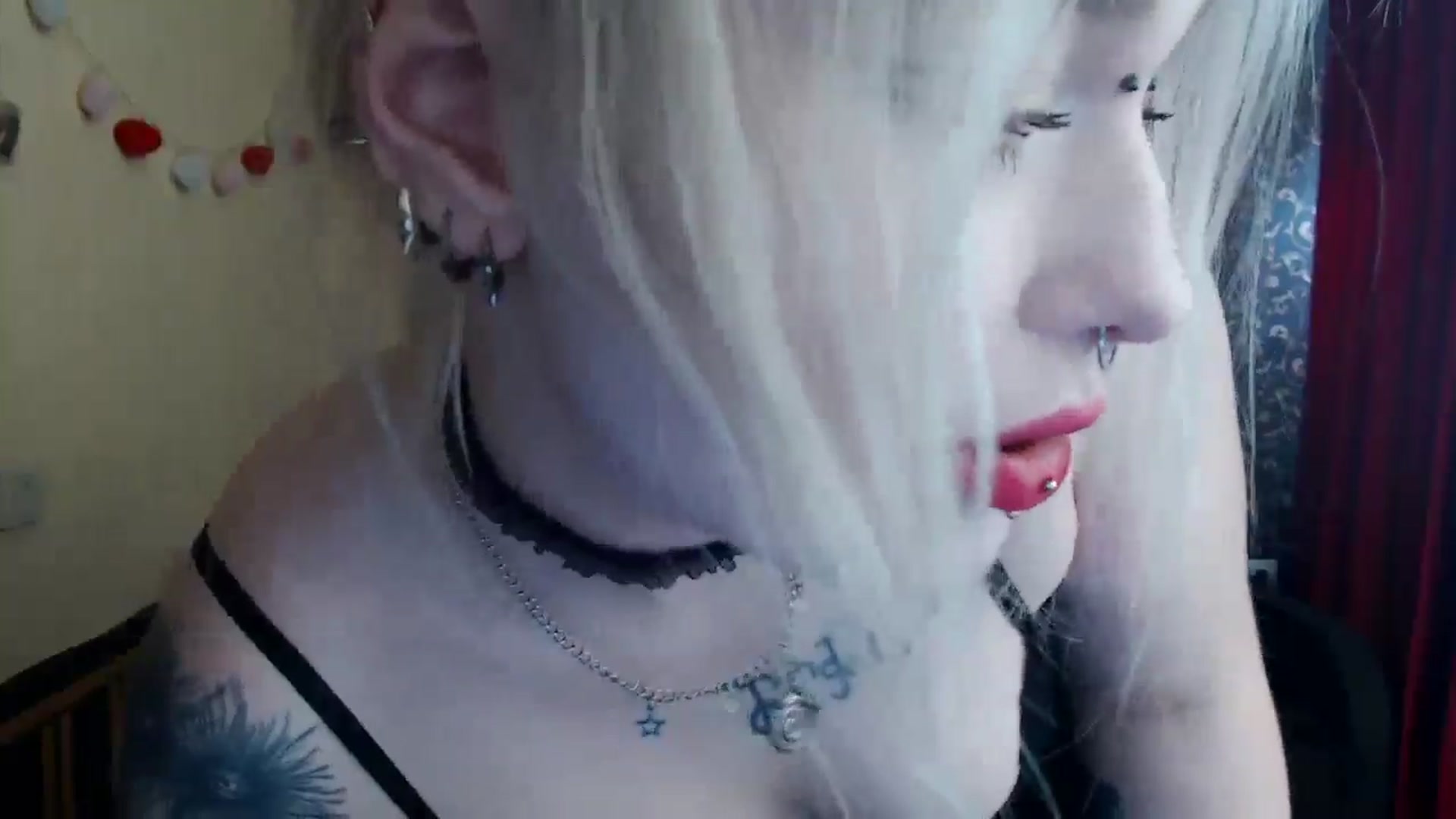 Gallery image thumbnail from Killinna's myfreecams stream on, 04/25/2025, 13:19 image 3 of 20