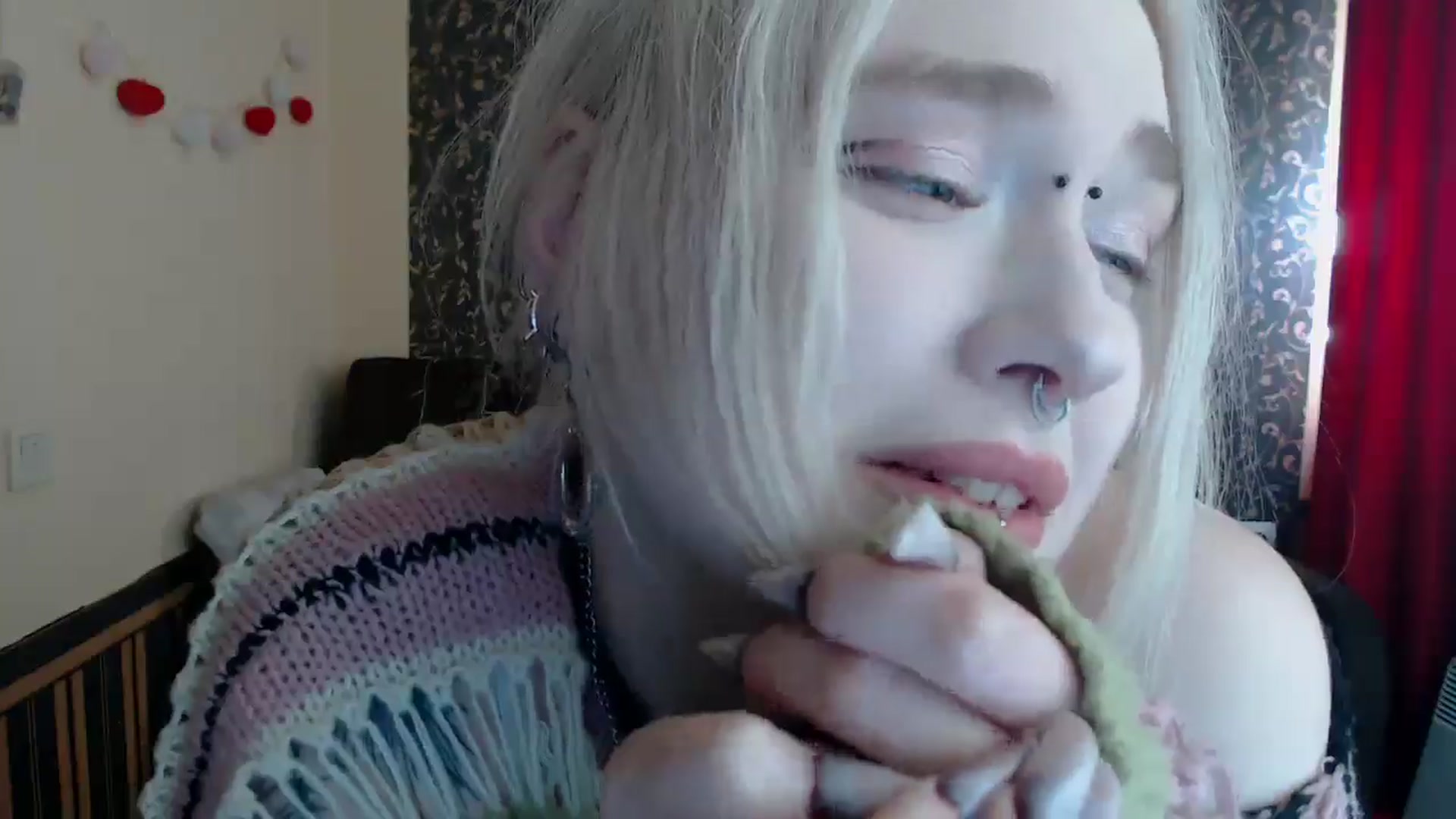 Gallery image thumbnail from Killinna's myfreecams stream on, 04/28/2025, 13:32 image 11 of 20